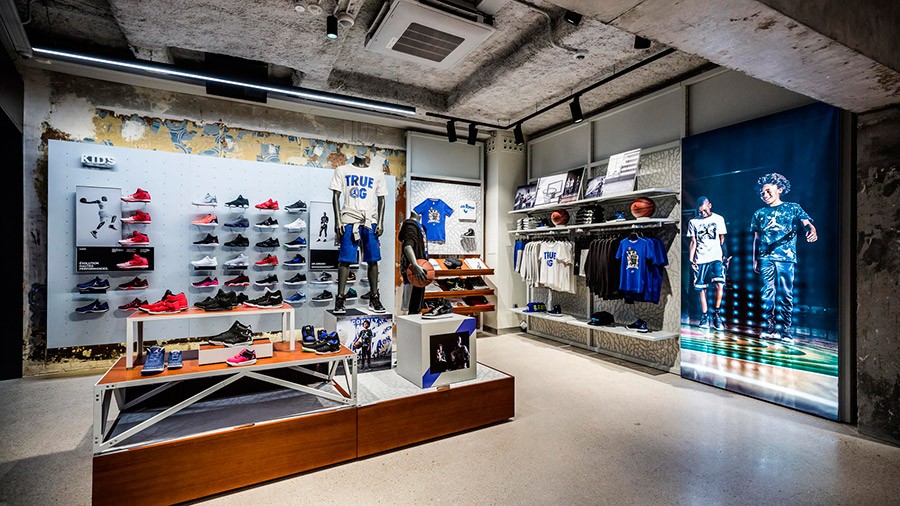 Mal humor Escudriñar frío Jordan Brand abre su primera tienda en Europa | UMO Magazine